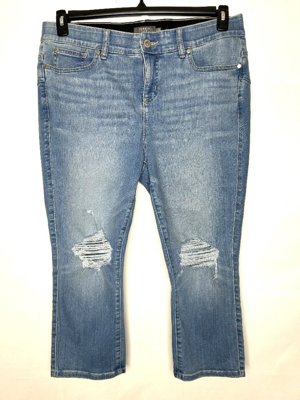 Torrid Woman’s Jeans sz 18 Bombshell Crop Skinny Medium Wash Distressed Stretch